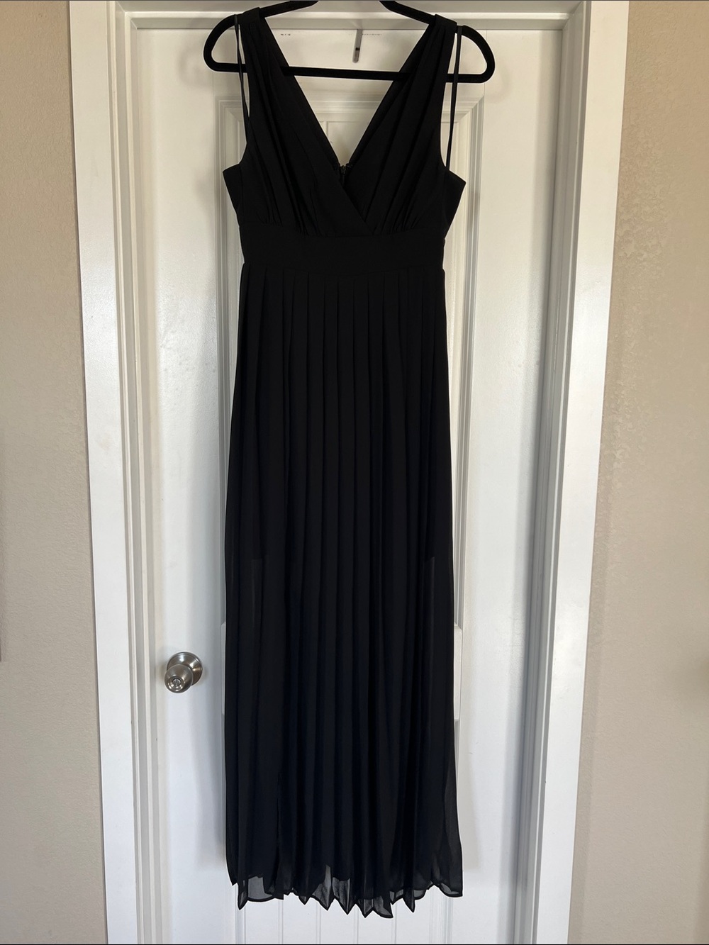 BCBGeneration White Pleated Chiffon Maxi Dress Evening Gown Size 8